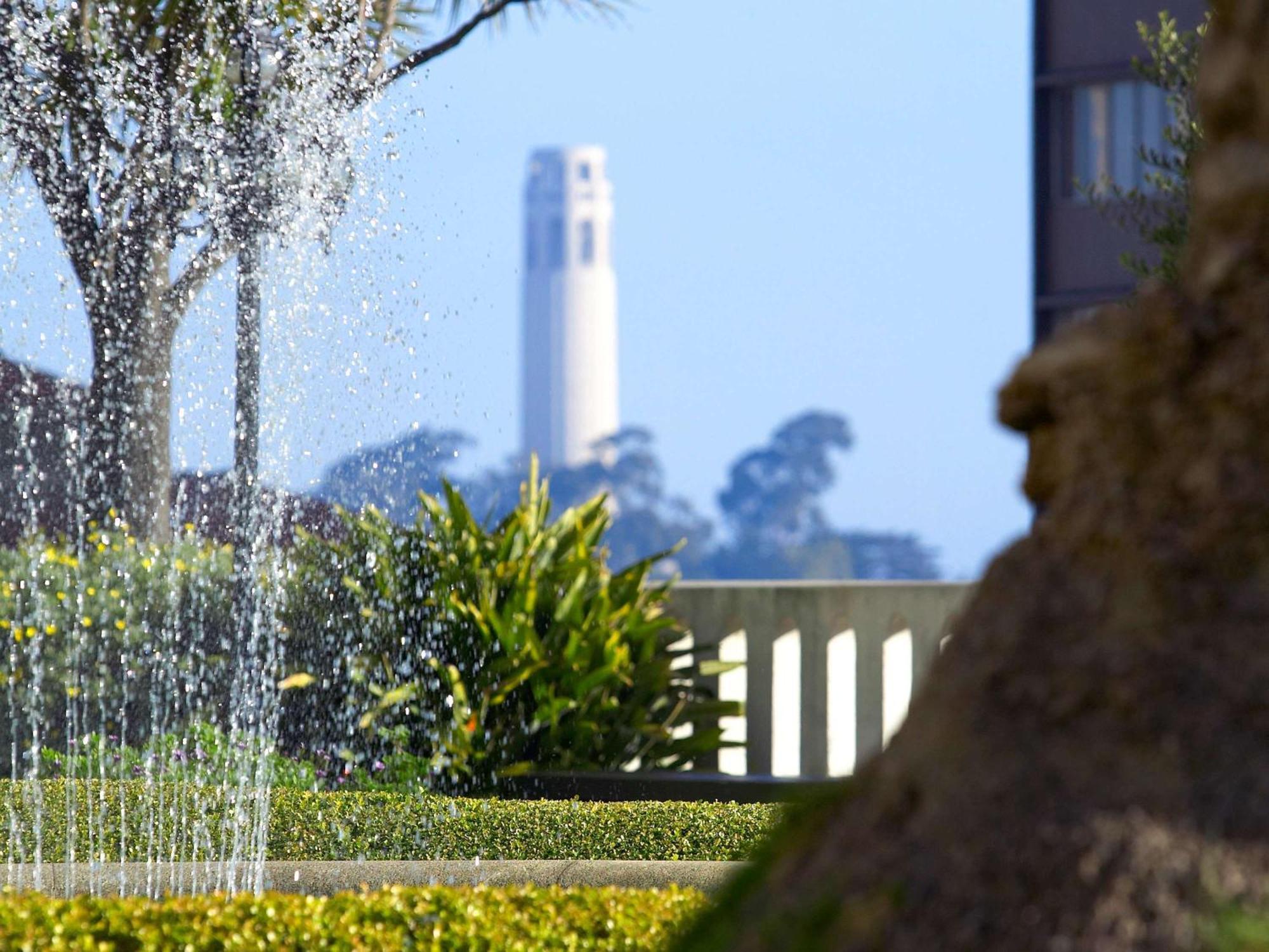 旧金山费尔蒙特酒店 外观 照片 Fountain at the University of California, Santa Barbara